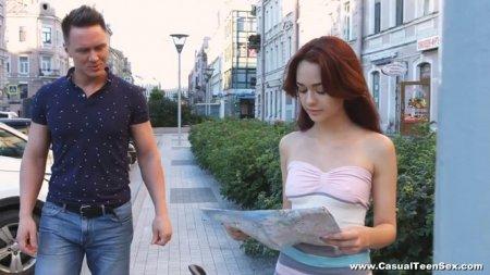 Телочка искала хостел в питере а нашла себе ебаря